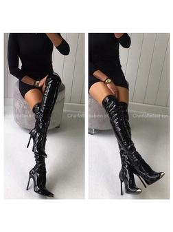 Kozaki muszkieterki lakierowane czarne na szpilce I364