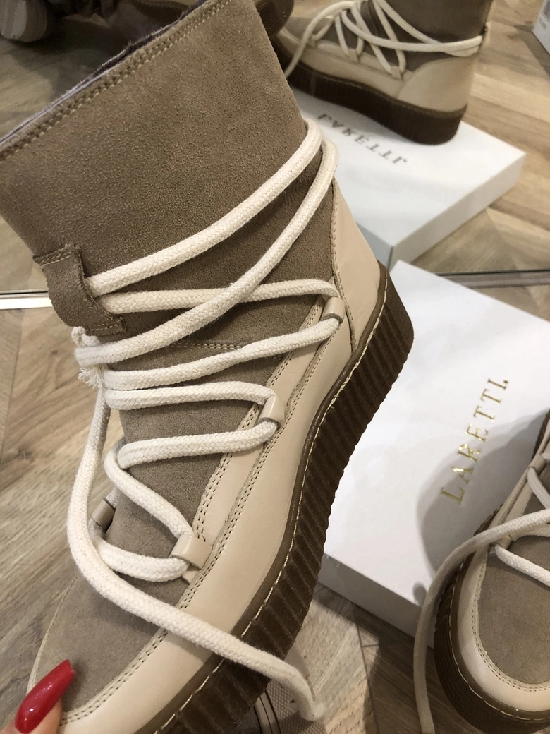 Śniegowce beżowe z wiązaniem I404