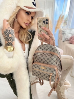 Płaszcz taliowany pikowany z ozdobnym futerkiem khaki H273