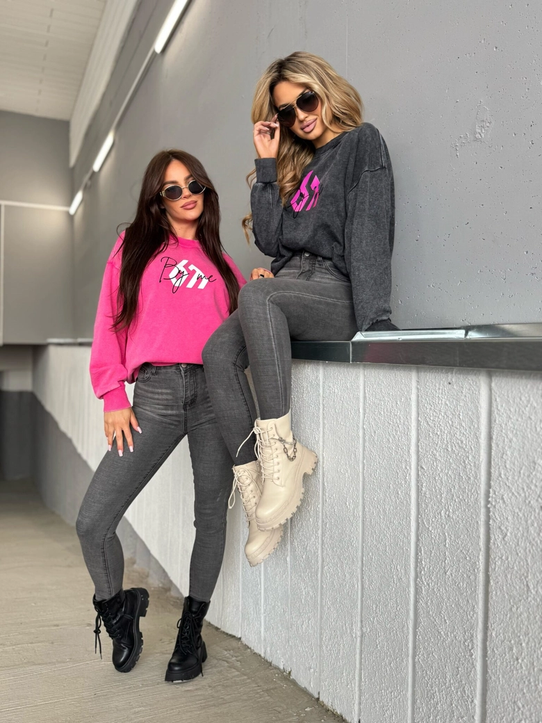 Dekatyzowana bluza MONETTE - czarna