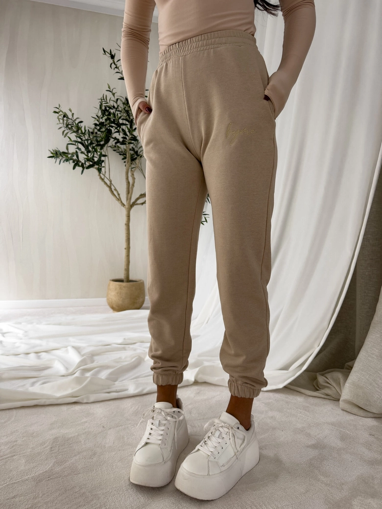 Spodnie dresowe LOGO - beżowe