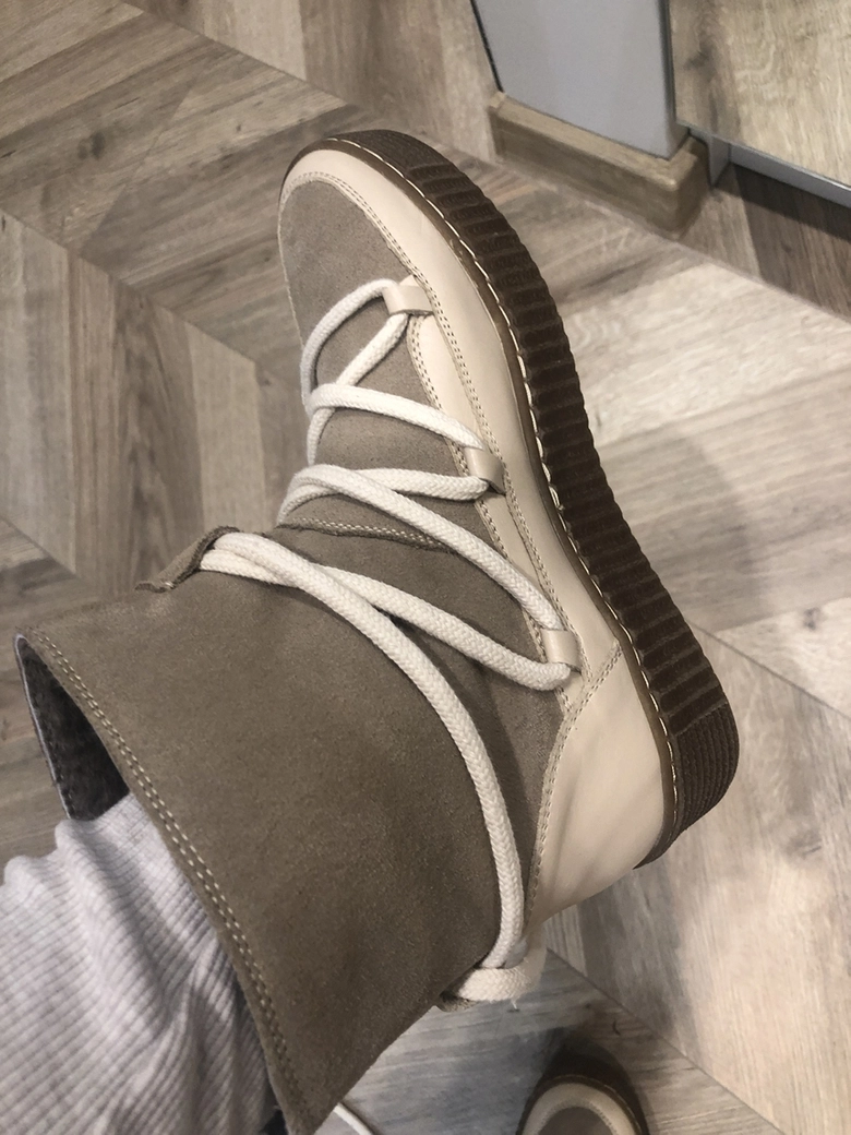 Śniegowce beżowe z wiązaniem I404