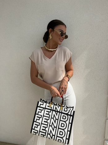 Bluzka KIESZONKI – jasny beż