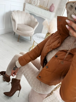 Botki na szpilce karmelowe z klamerką i szeroką cholewką I475