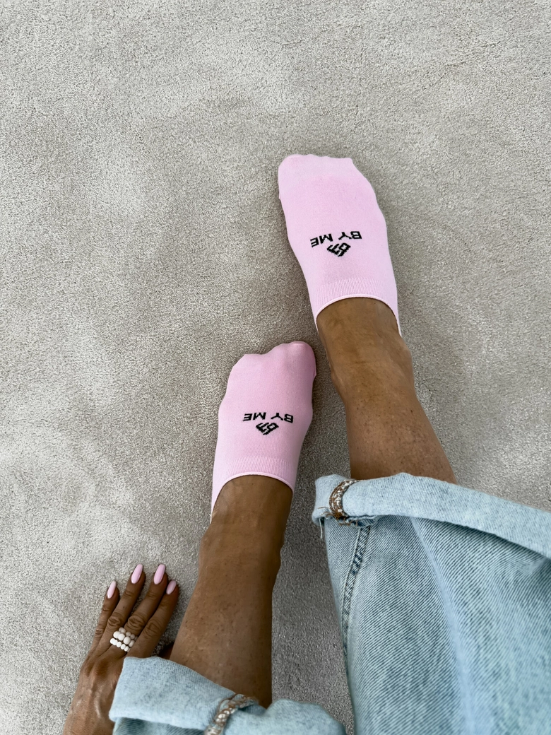 Mikrostopki By Me – różowe z czarnym logo DOSTĘPNE OD 30.06.2025r.