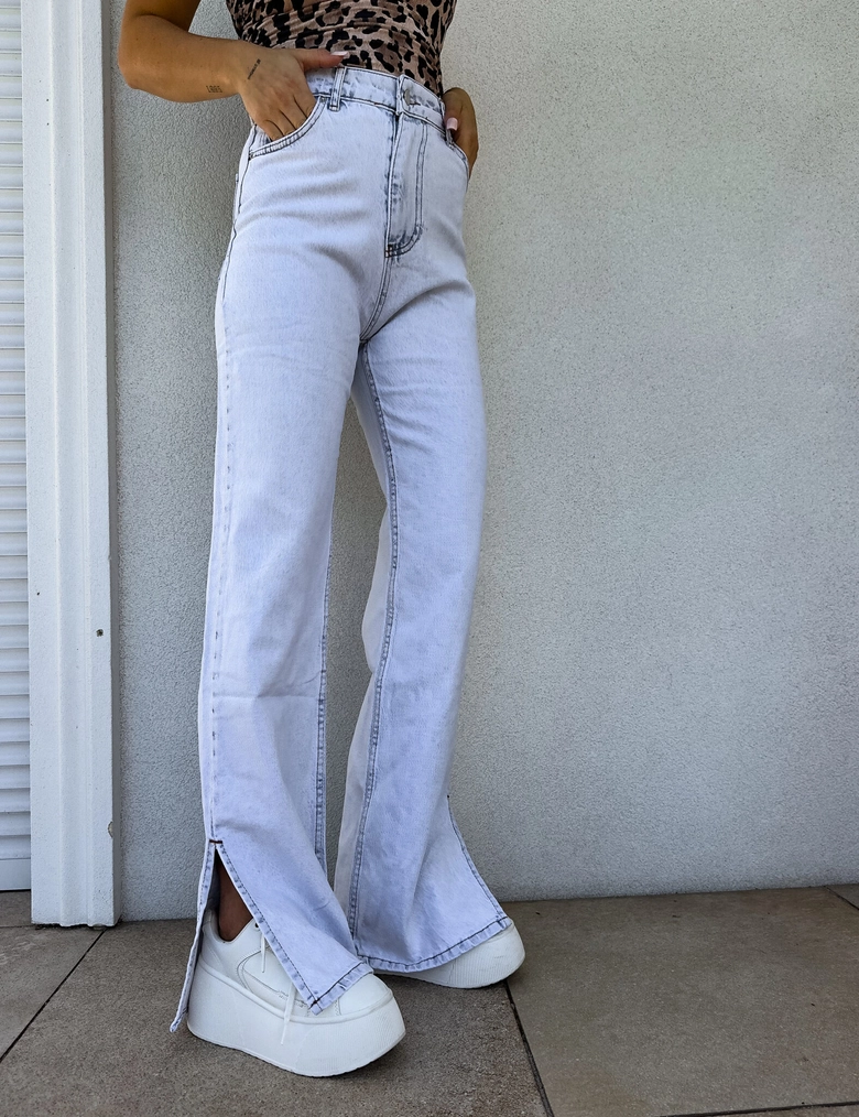 Jeansy MOM FIT FLARED – light jeans