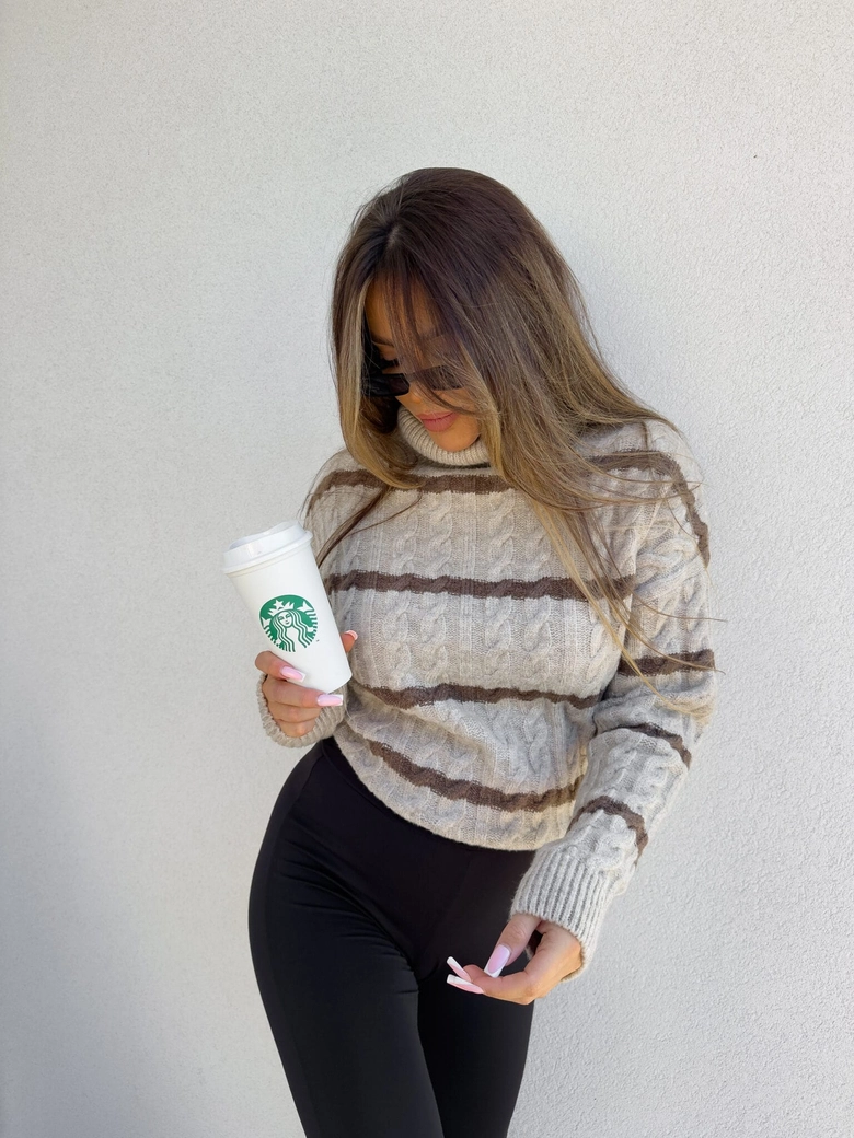 Sweter golf INKO pasy - beżowo-czekoladowe