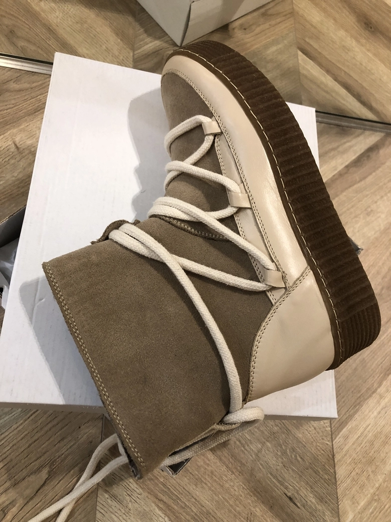 Śniegowce beżowe z wiązaniem I404