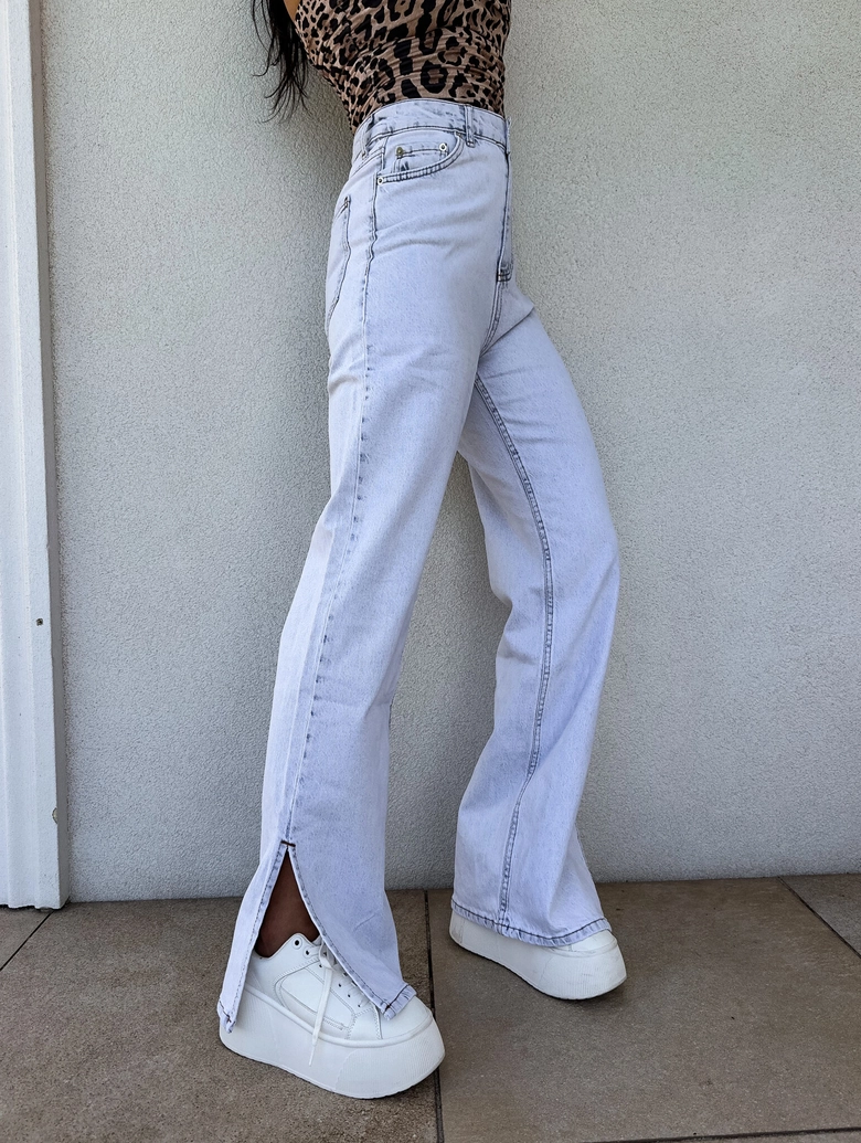 Jeansy MOM FIT FLARED – light jeans