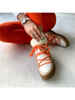 Śniegowce beżowo białe z pomarańczowym wiązaniem I531