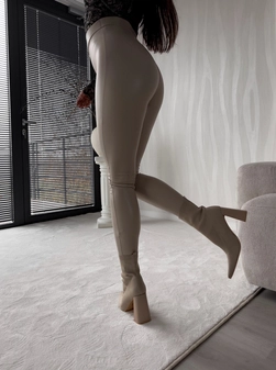 Legginsy LEATHER - jasny beż G18656