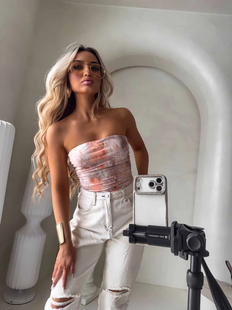 Top MAVEN ornament - peach