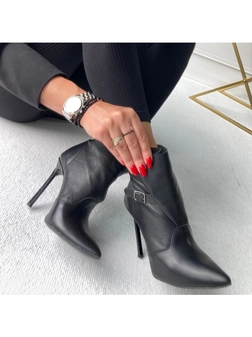 Botki na szpilce czarne z klamerką i szeroką cholewką I476