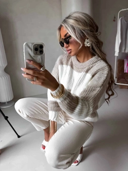 Sweter LEGEND pasy – beż-ecru