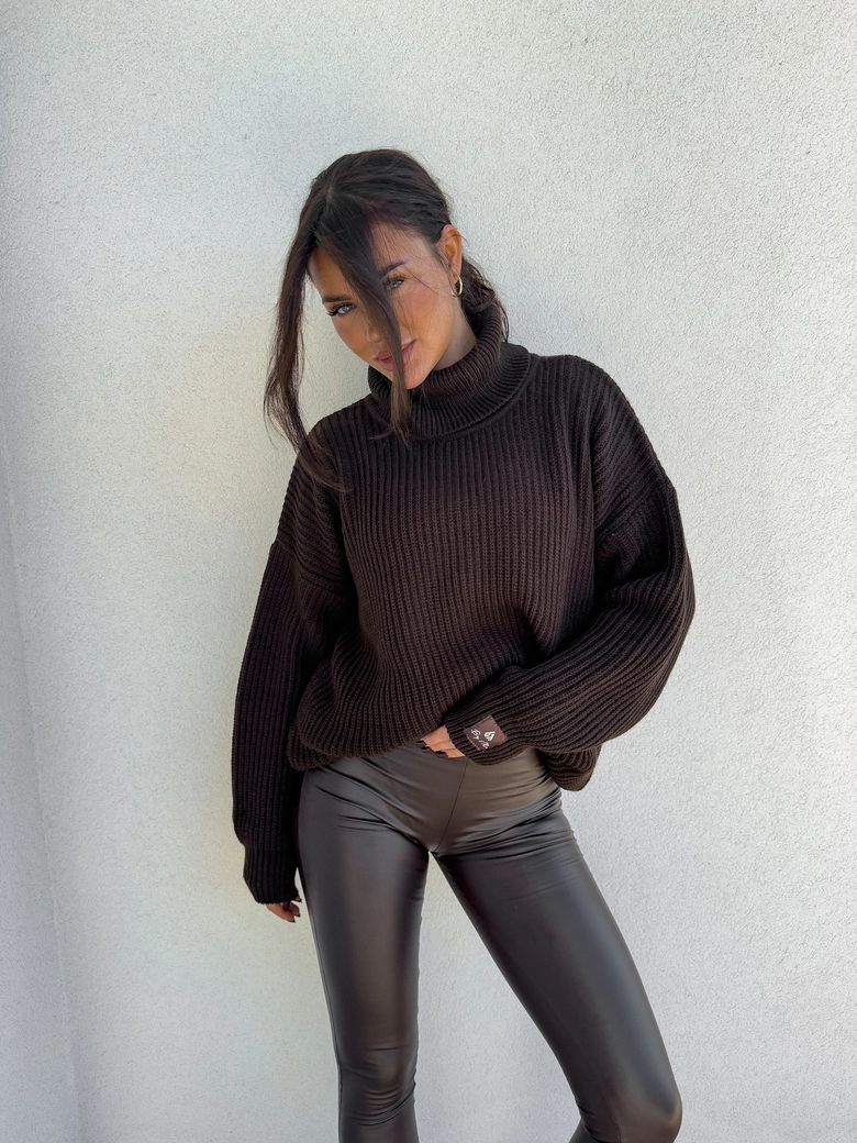 Sweter golf LAVER - czekoladowy DOSTĘPNY OD 18.10.2024r. E17993