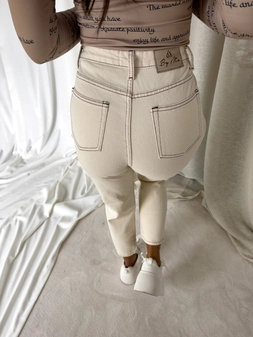 Jeansy MOM FIT HOLES – jasny beż