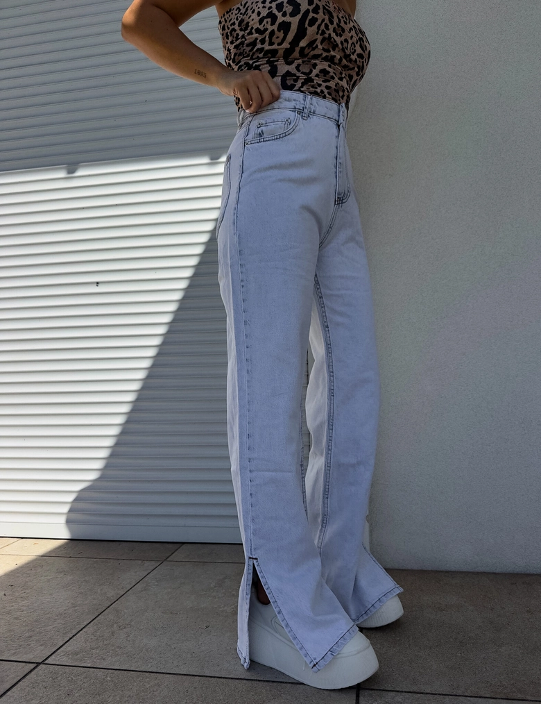 Jeansy MOM FIT FLARED – light jeans