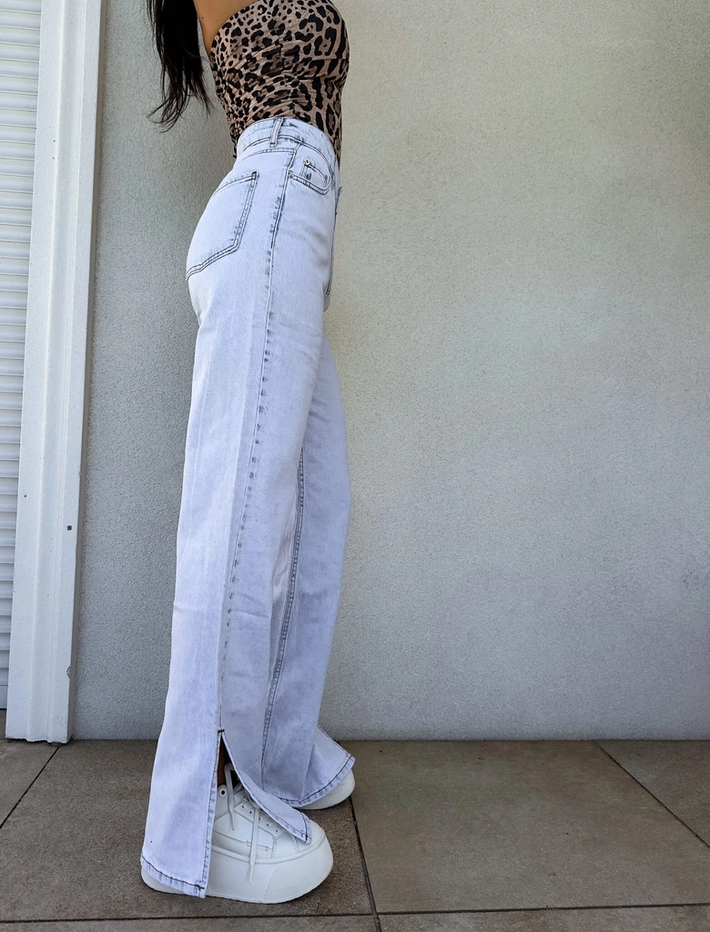 Jeansy MOM FIT FLARED – light jeans