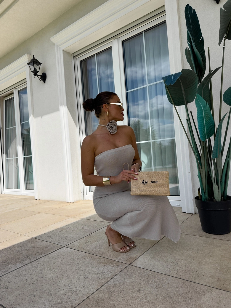 Sukienka SPAIN z kwiatkiem - taupe