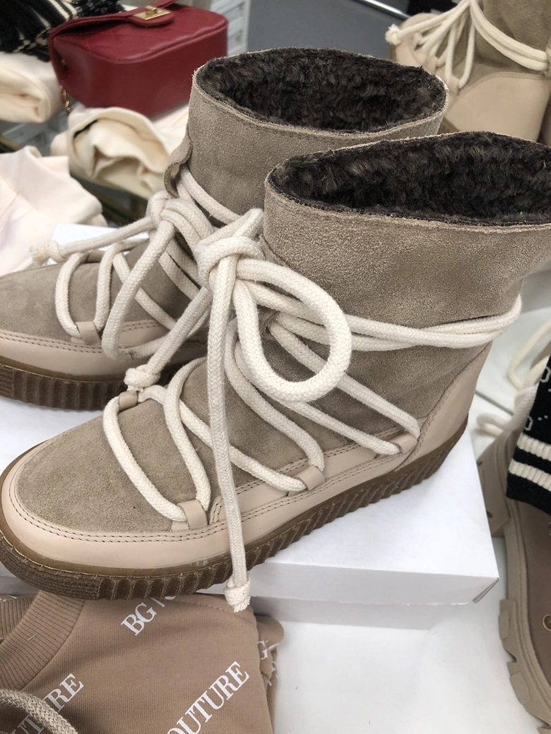 Śniegowce beżowe z wiązaniem I404