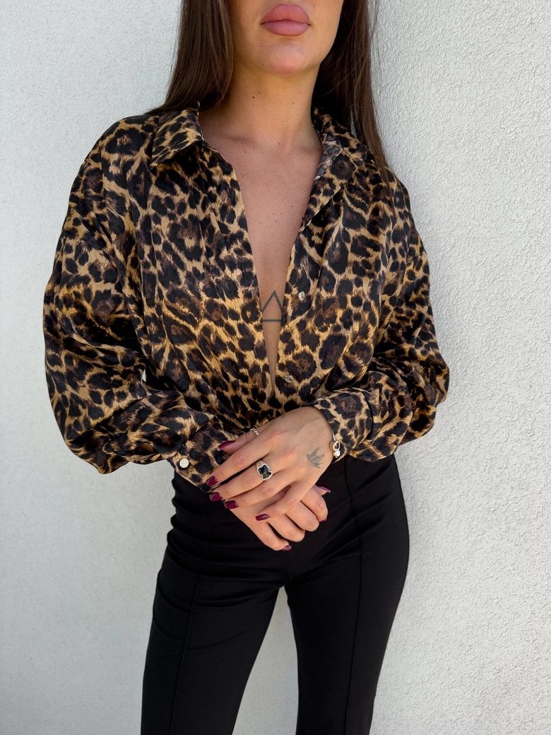 Koszula OVER AUTUMN print pantera – beżowo-czekoladowy O17149