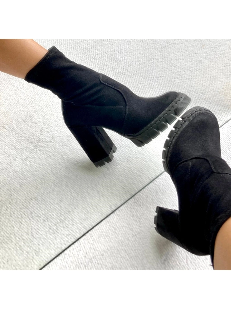 Botki zamszowe na słupku a'la skarpeta czarne I488