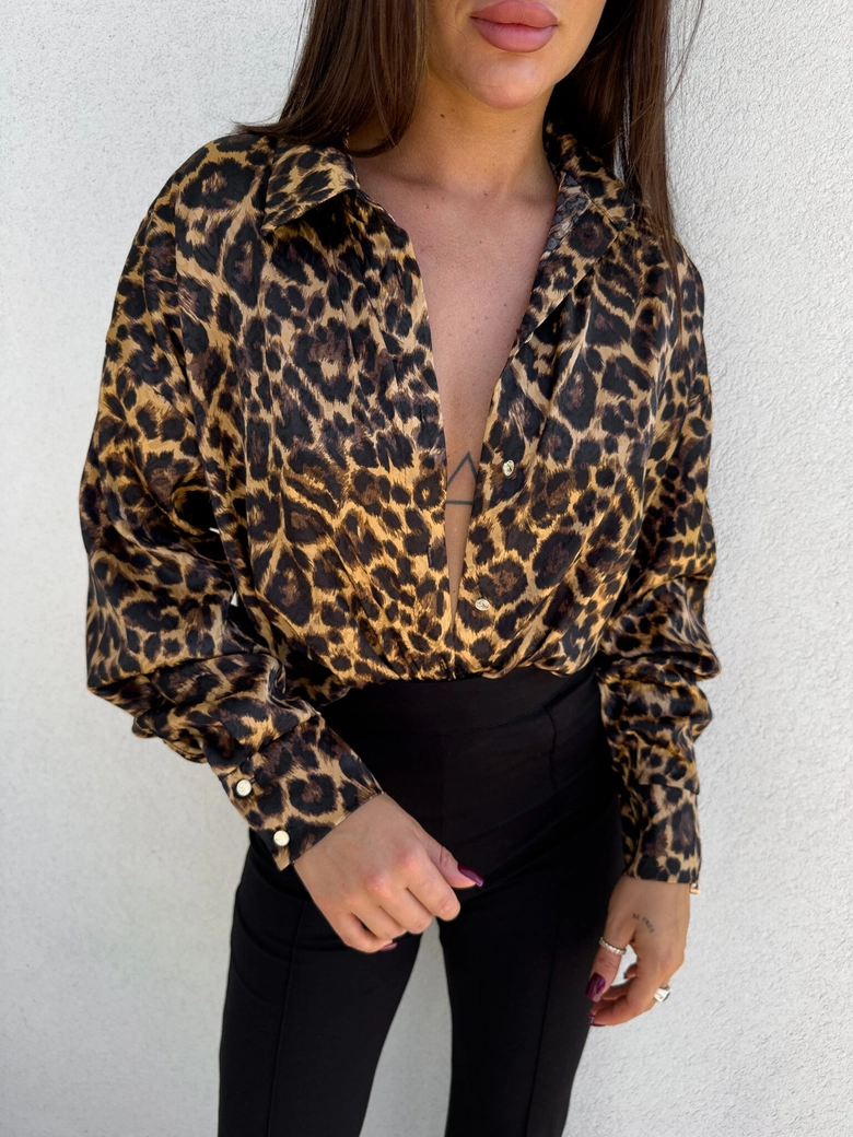 Koszula OVER AUTUMN print pantera – beżowo-czekoladowy O17149