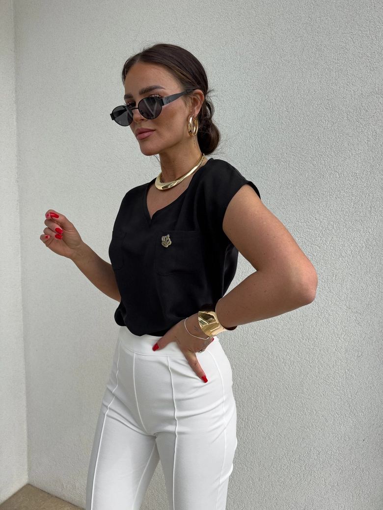 Bluzka KIESZONKI – czarna