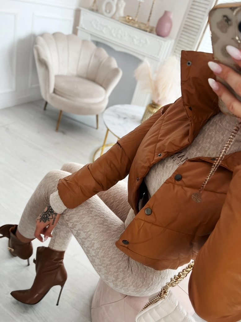 Botki na szpilce karmelowe z klamerką i szeroką cholewką I475