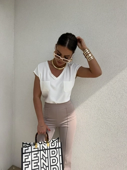 Bluzka KIESZONKI – ecru
