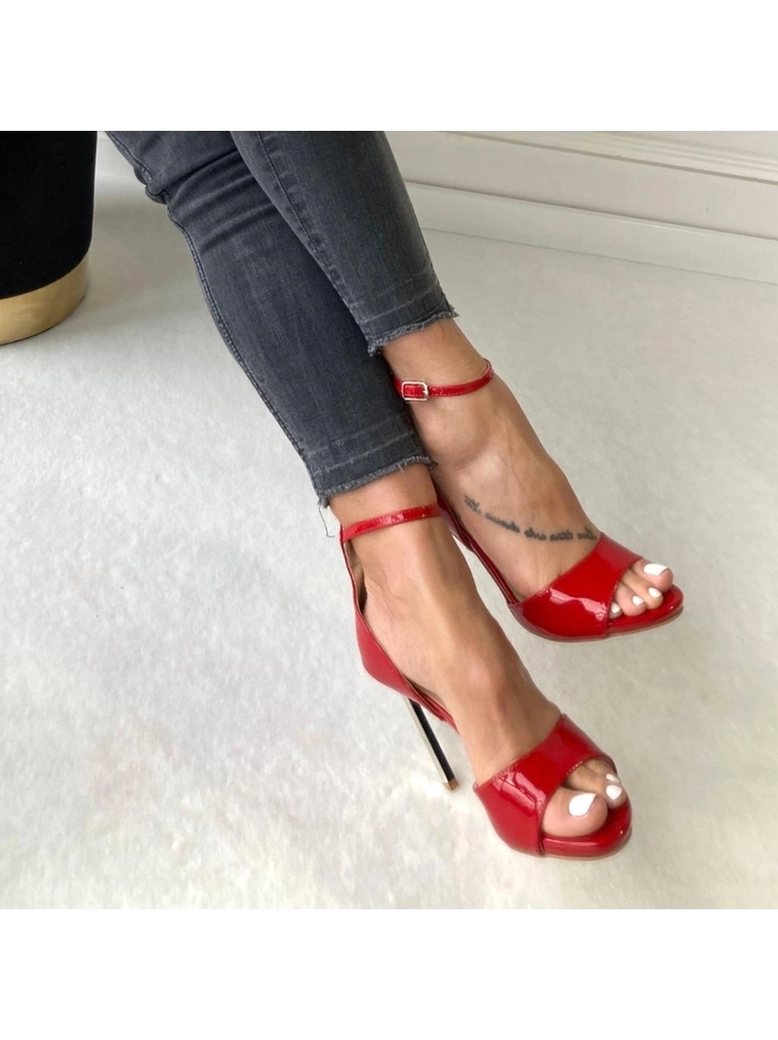 Sandały na szpilce czerwone lakierowane Beth I562