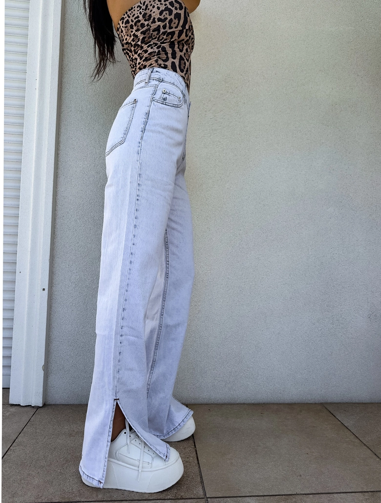 Jeansy MOM FIT FLARED – light jeans