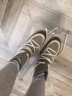 Śniegowce beżowe z wiązaniem I404