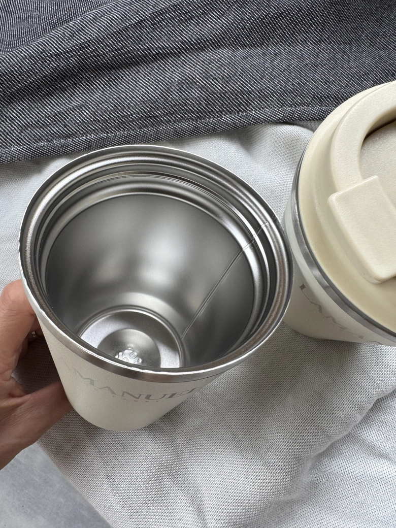 Kubek termiczny POURED beż