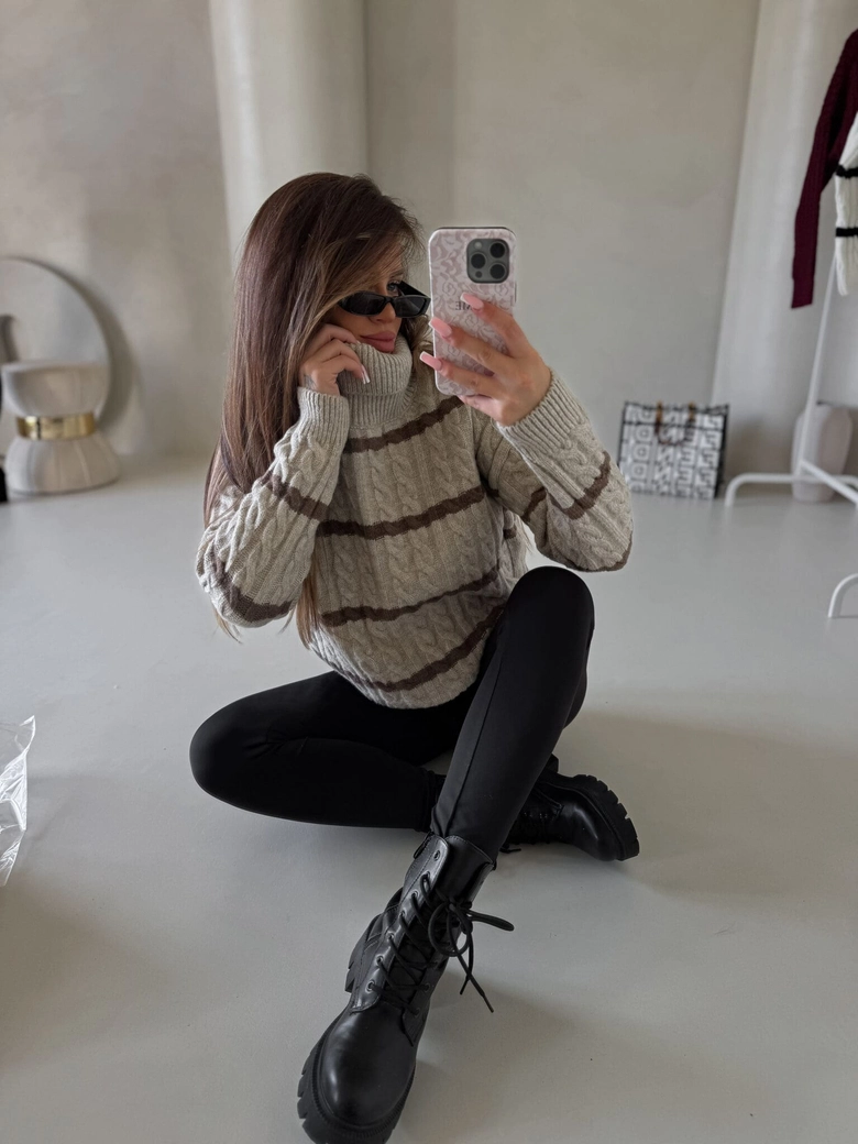 Sweter golf INKO pasy - beżowo-czekoladowe