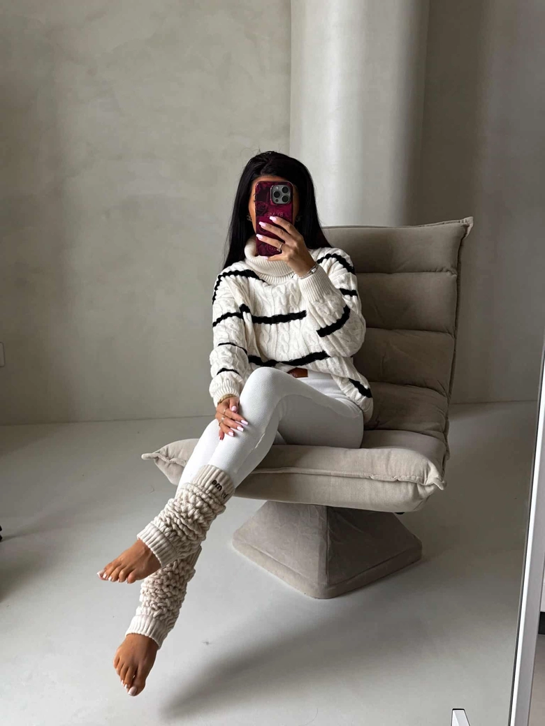 Sweter golf INKO pasy - wanilia-czarne