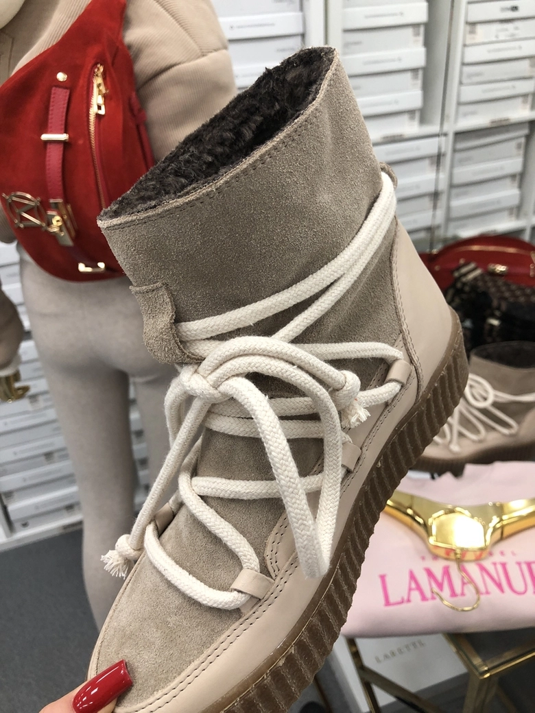 Śniegowce beżowe z wiązaniem I404