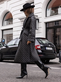 Płaszcz pikowany z paskiem czarny Muray H17064