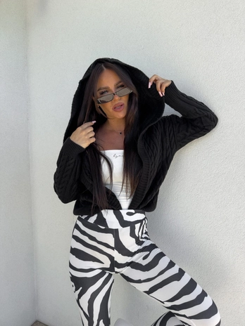 Sweter BOMBERKA KAPTUR ONE – czarny