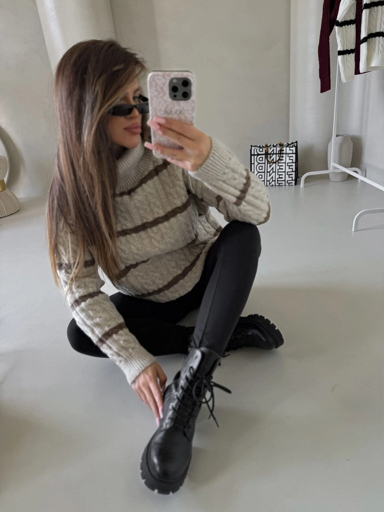 Sweter golf INKO pasy - beżowo-czekoladowe