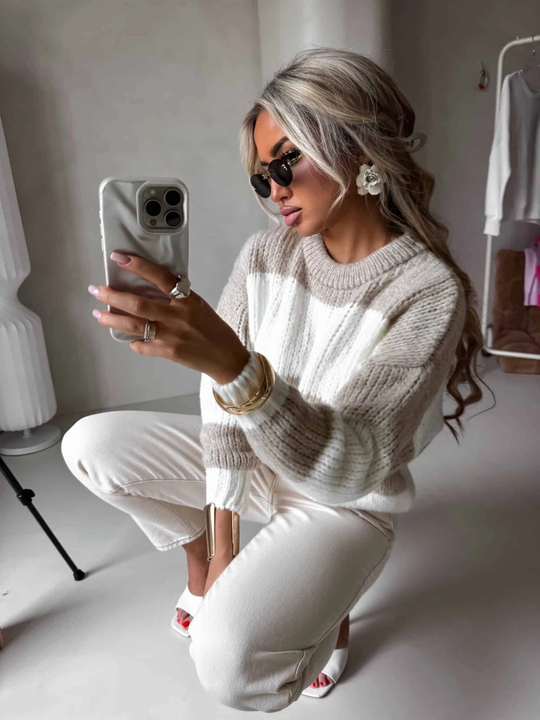 Sweter LEGEND pasy – beż-ecru