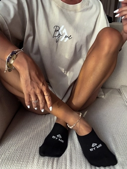 Mikrostopki By Me – czarne z białym logo