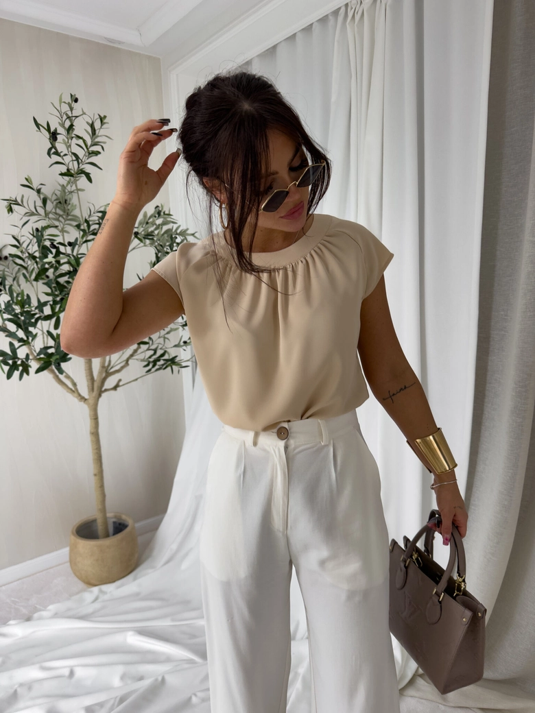 Bluzka MOTYLEK - jasny beż