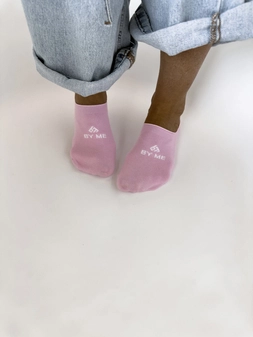 Mikrostopki By Me – różowe z białym logo DOSTĘPNE OD 30.06.2025r.