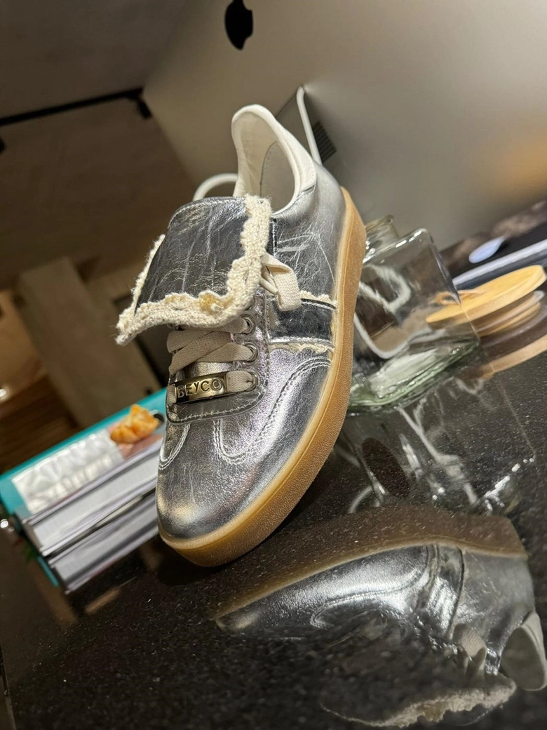 Sneakersy skórzane srebrne Samba I10880