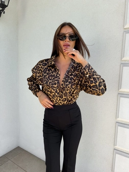 Koszula OVER AUTUMN print pantera – beżowo-czekoladowy O17149