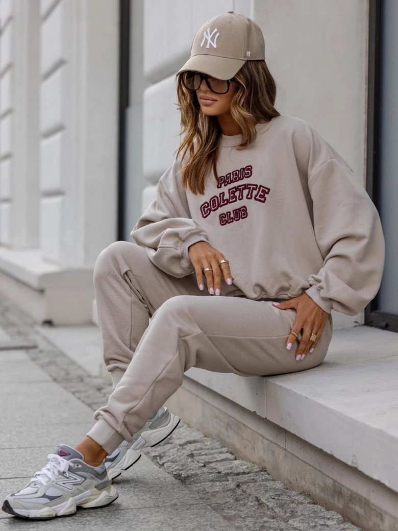 Spodnie dresowe ze ściągaczem beżowe By You T17069