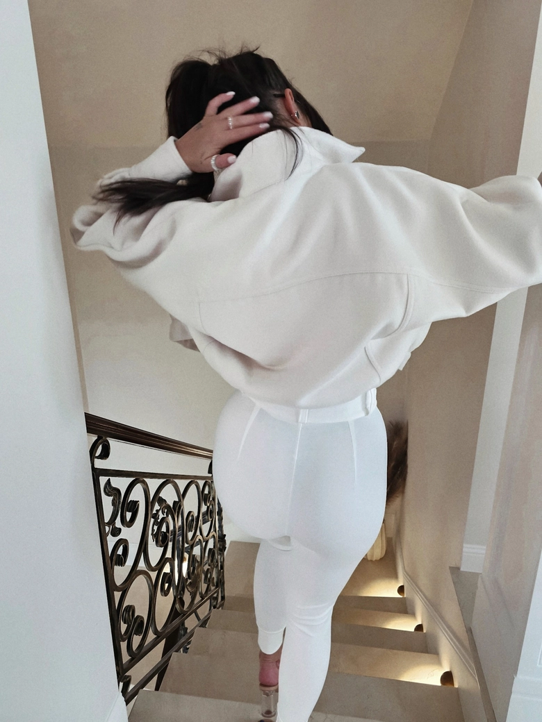 Kurtka MODERN – ecru W16546