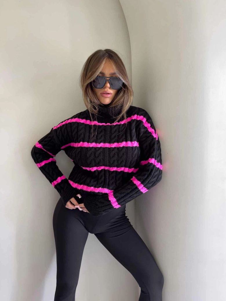 Sweter golf INKO pasy - czarno-różowe