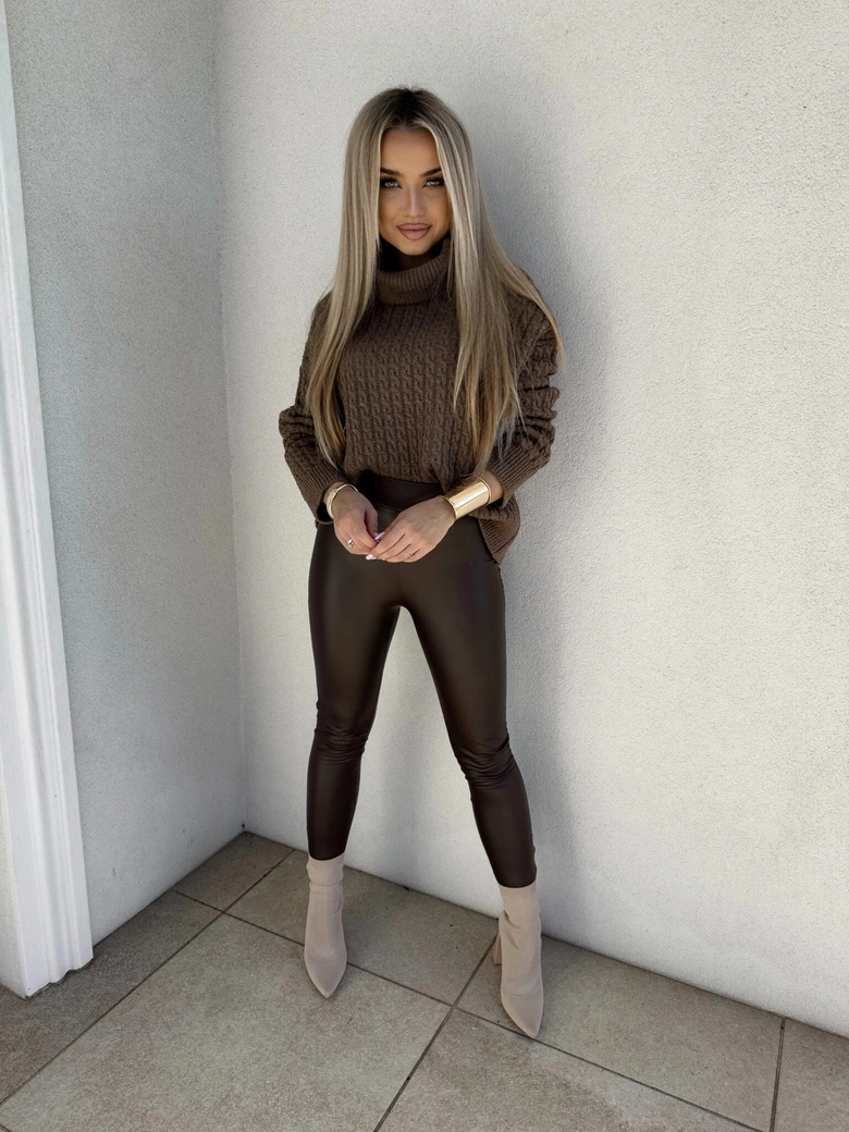 Sweter golf INKO - mleczna czekolada E18024